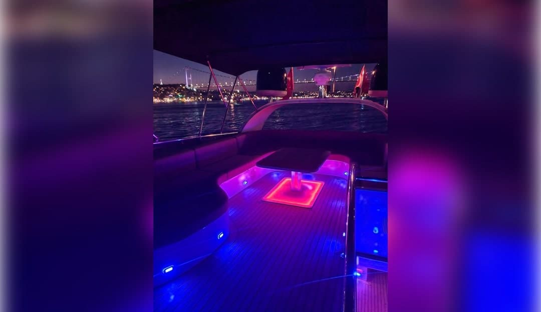 Istanbul Bosphorus Tour with Private Yacht for 1-10 People 6