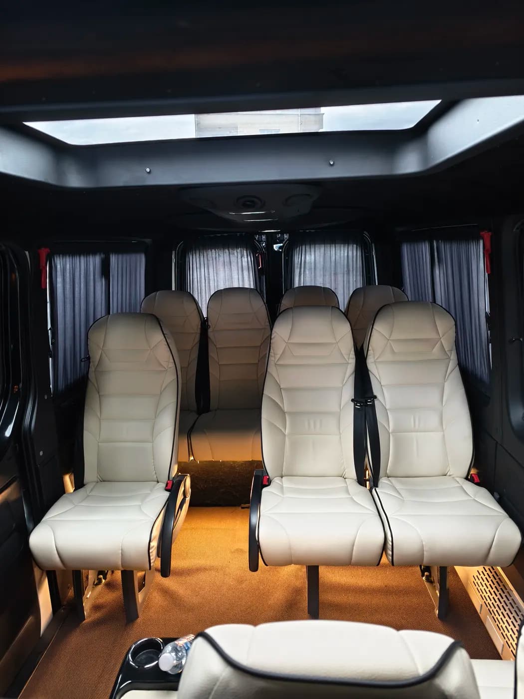 Minibus thumbnail 2